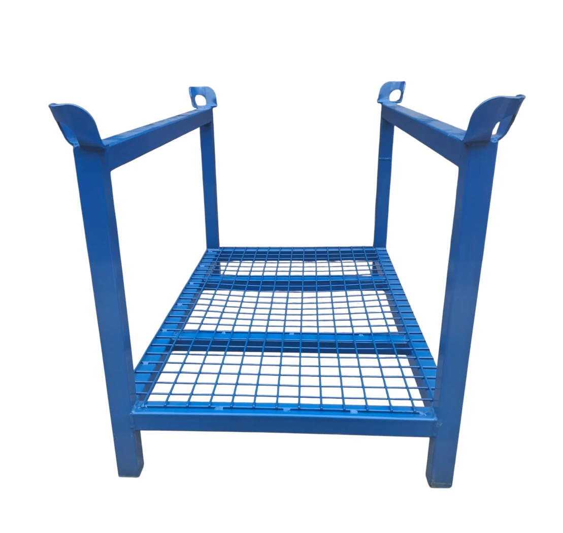 Soporte metálico para puntales de construcción