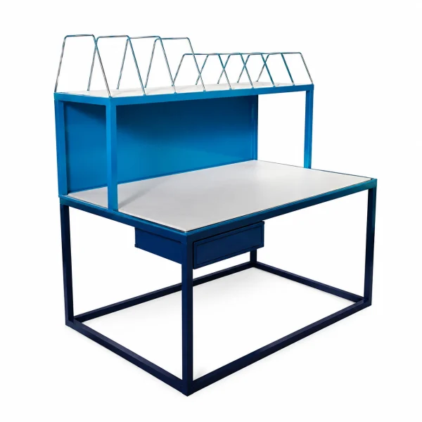 Mesa de trabajo para picking con separadores y cajón fabricada por Carros PF