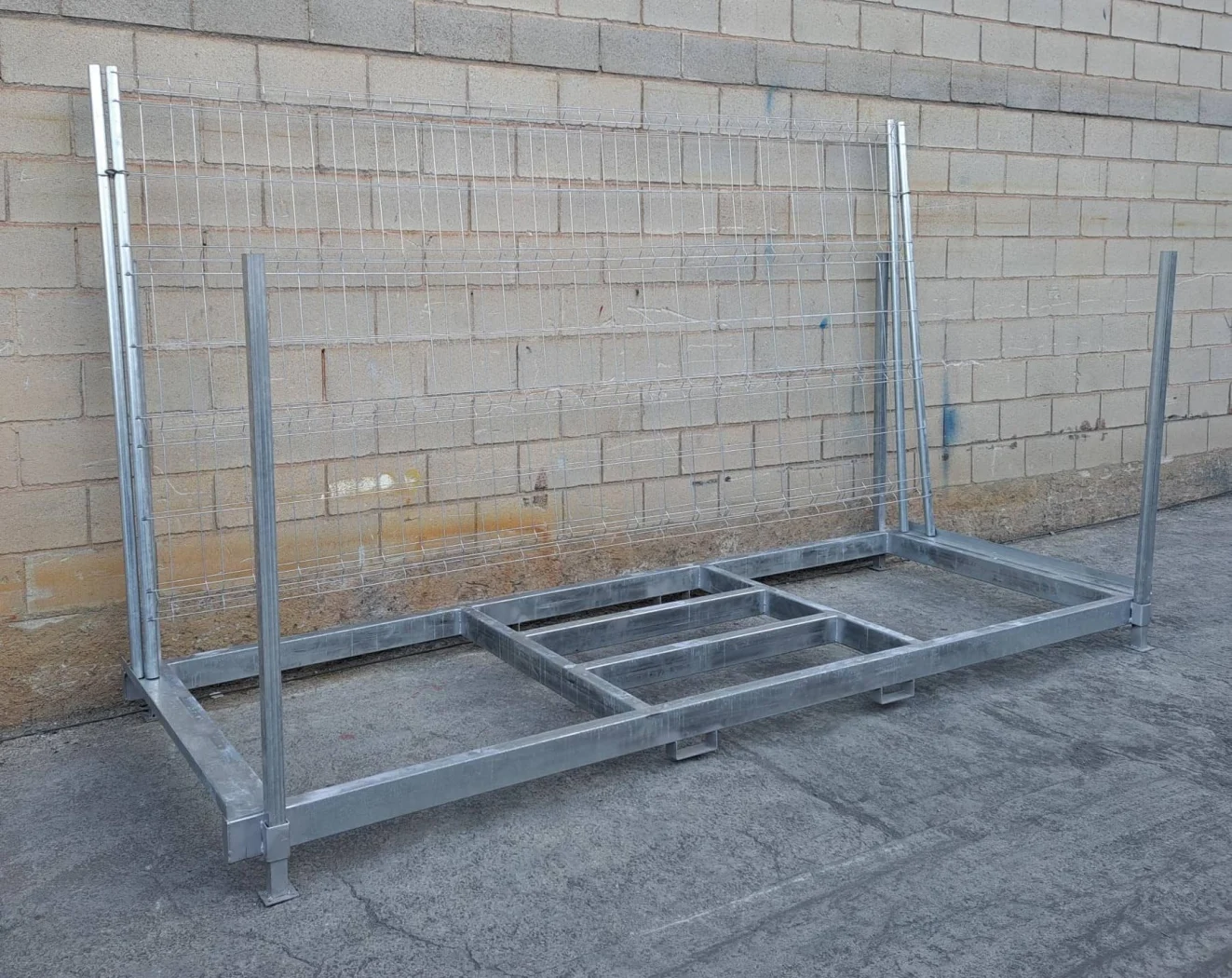 Soporte para vallas de obra fabricado por Carros PF